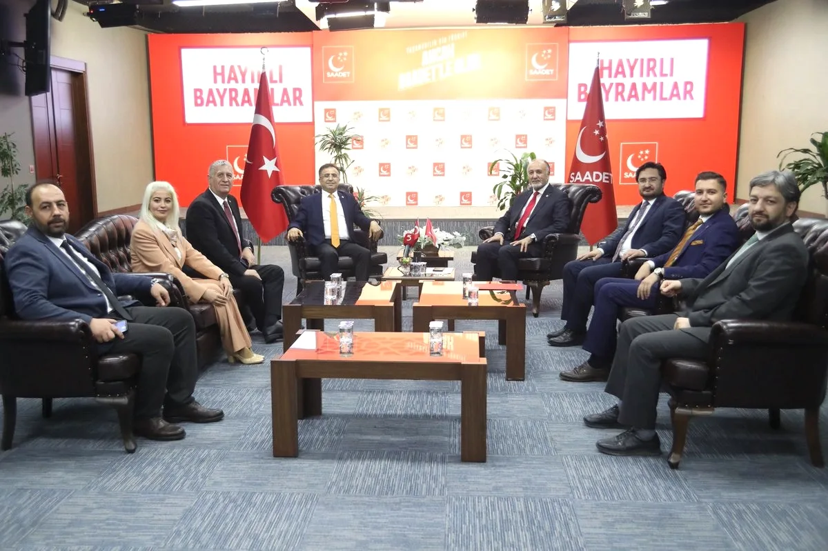 Siyasette Bayramlaşma Ziyareti Gerçekleşti Siyasette Bayramlaşma Ziyareti Gerçekleşti