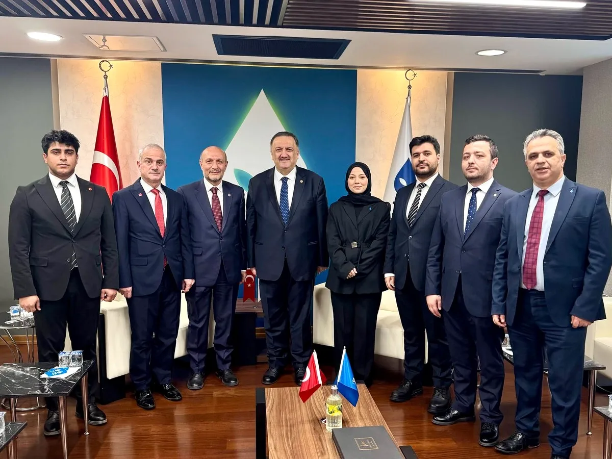 Saadet Partisi Heyetinden Siyasi Kulislerde Hareketli Gün Saadet Partisi Heyetinden Siyasi Kulislerde Hareketli Gün