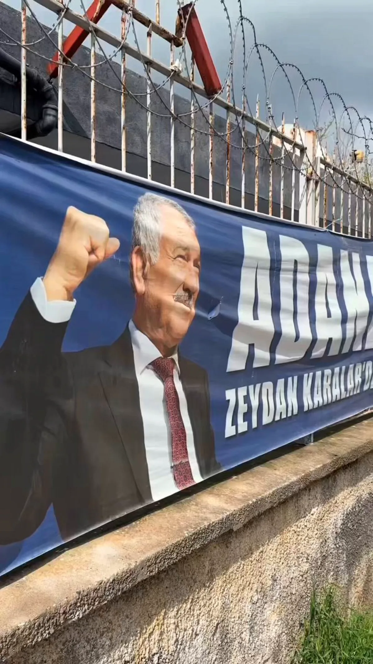 Karataş Belediye Başkanı'nın Bayramdaki Rutini Ortaya Çıktı Karataş Belediye Başkanı'nın Bayramdaki Rutini Ortaya Çıktı