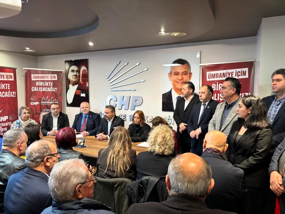 CHP Ümraniye Gençlik Kolları'ndan Bayram Buluşması CHP Ümraniye Gençlik Kolları'ndan Bayram Buluşması