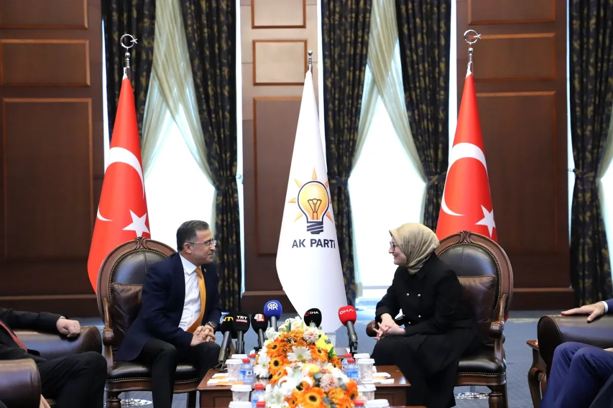 AK Parti'de Bayramlaşma Ziyaretleri Devam Ediyor AK Parti'de Bayramlaşma Ziyaretleri Devam Ediyor
