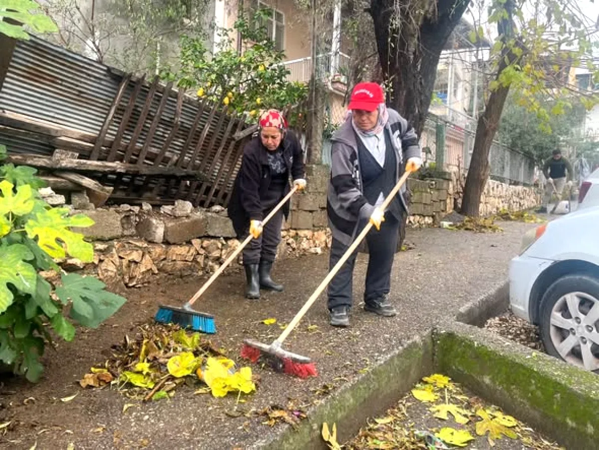 Finike'de Yoğun Yağışlar Sonrası Belediye Ekiplerinin Acil Müdahalesi Finike'de Yoğun Yağışlar Sonrası Belediye Ekiplerinin Acil Müdahalesi