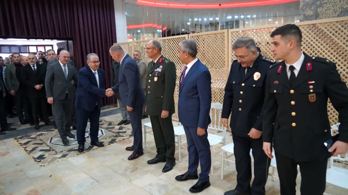 Polatlı'da Bayramlaşma Programına Yoğun Katılım Polatlı'da Bayramlaşma Programına Yoğun Katılım