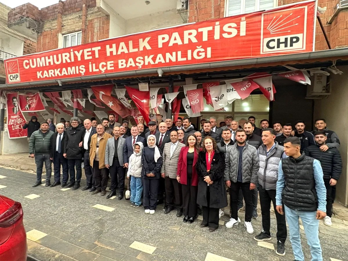 CHP'li İsimler Bayramda Karkamış'ta Bir Araya Geldi CHP'li İsimler Bayramda Karkamış'ta Bir Araya Geldi