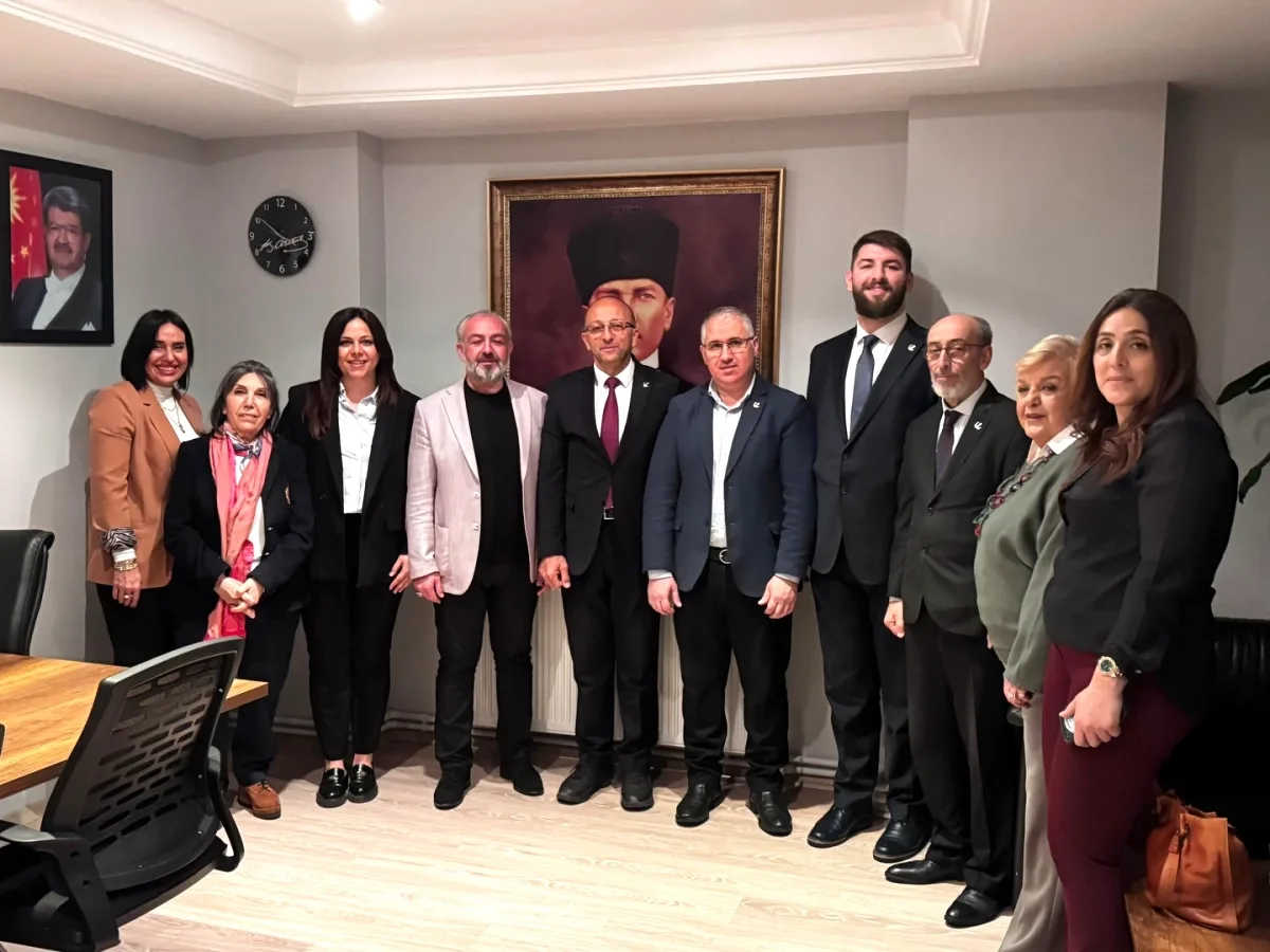 Yeniden Refah İstanbul'dan Siyasi Rakibe Bayram Ziyareti Yeniden Refah İstanbul'dan Siyasi Rakibe Bayram Ziyareti