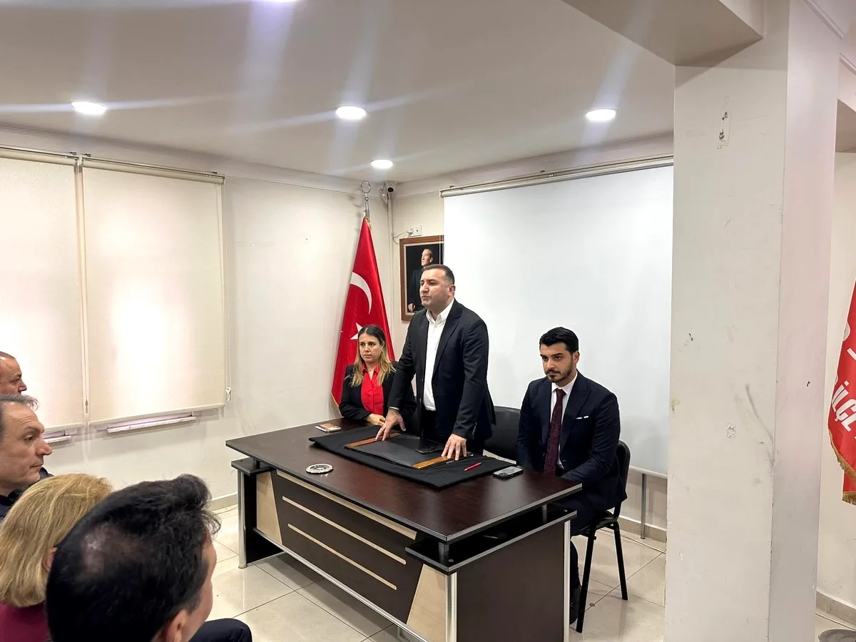 CHP'li Gençlerin Bayram Buluşmasında Dayanışma Vurgusu CHP'li Gençlerin Bayram Buluşmasında Dayanışma Vurgusu