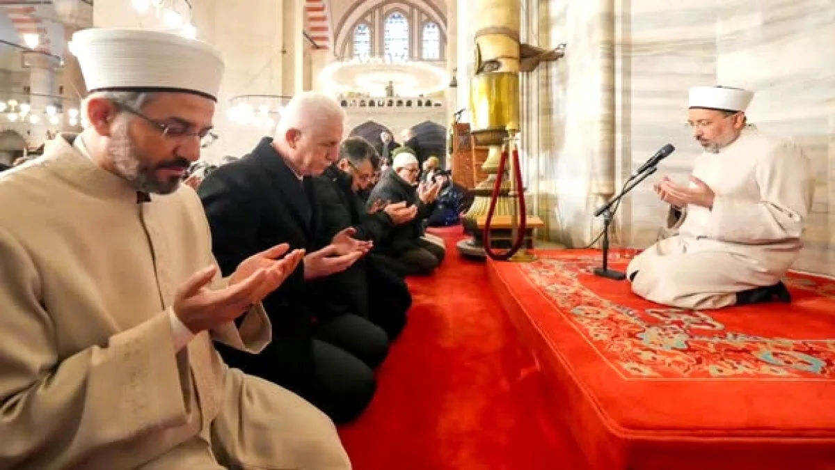 Süleymaniye'de Bayram Namazına Tarihi Katılım Süleymaniye'de Bayram Namazına Tarihi Katılım