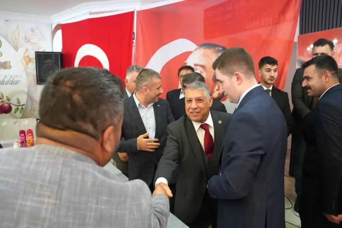 Oğuzeli'nde Bayram Buluşması: Siyaset Üstü Bir Arada Oğuzeli'nde Bayram Buluşması: Siyaset Üstü Bir Arada