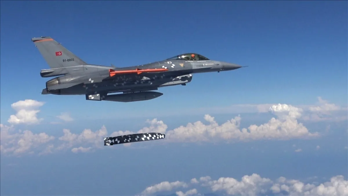 SOM-J Seyir Füzesinin Test Atışında Dikkat Çeken Detay SOM-J Seyir Füzesinin Test Atışında Dikkat Çeken Detay