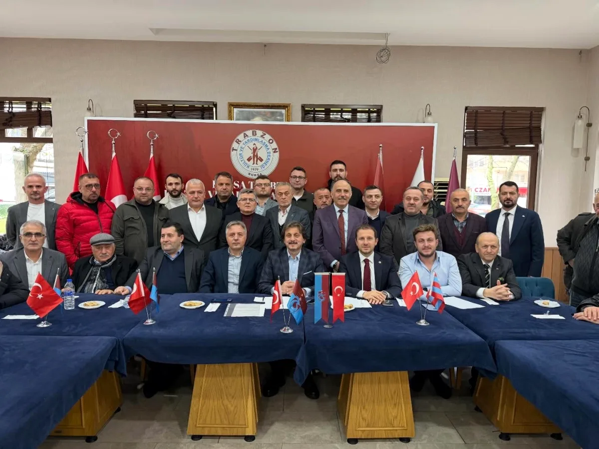 AK Partili Kılıç'ın Katıldığı Dernek Kongresinde Seçim Heyecanı AK Partili Kılıç'ın Katıldığı Dernek Kongresinde Seçim Heyecanı