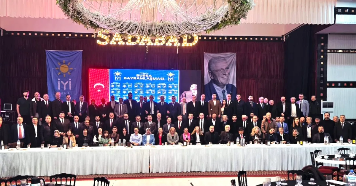 İYİ Parti Bursa Teşkilatında Coşkulu Bayram Buluşması İYİ Parti Bursa Teşkilatında Coşkulu Bayram Buluşması