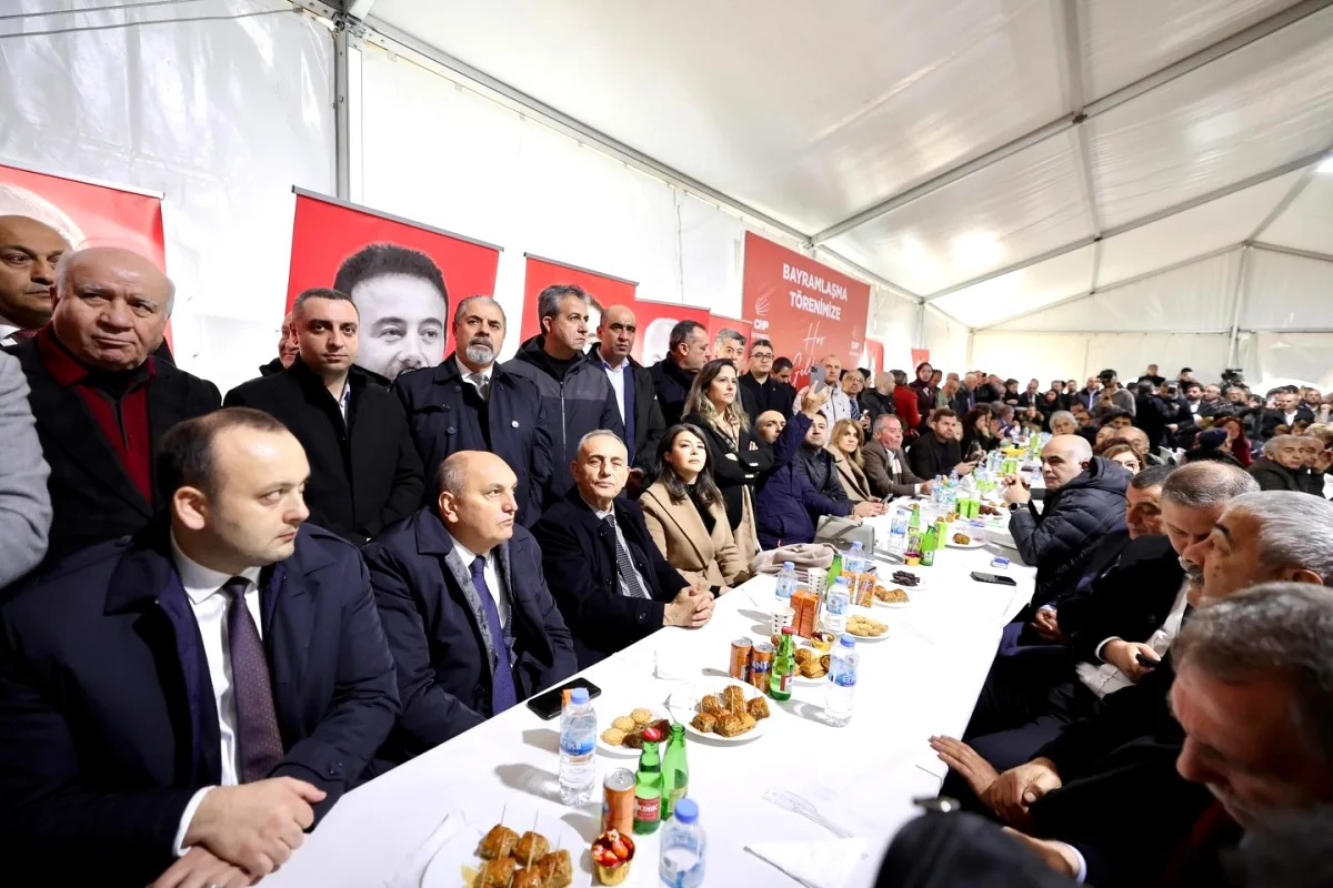 Kemal Çebi'den Tutuklu Başkanların Ailelerine Bayram Ziyareti Kemal Çebi'den Tutuklu Başkanların Ailelerine Bayram Ziyareti