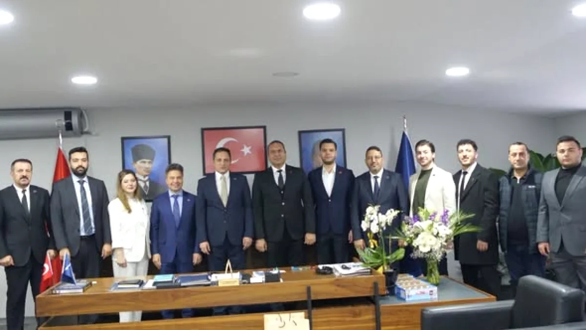 CHP İstanbul'dan 14 Siyasi Partiye Bayram Ziyareti CHP İstanbul'dan 14 Siyasi Partiye Bayram Ziyareti