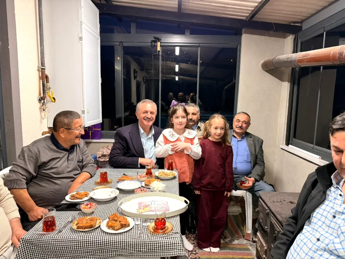 CHP'li Nail Çiler'in Gebze'deki Ziyareti Gündemde CHP'li Nail Çiler'in Gebze'deki Ziyareti Gündemde
