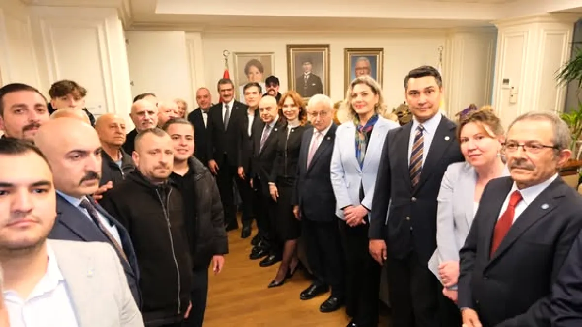 İYİ Parti İstanbul'da Bayram Buluşması: Kimler Katıldı? İYİ Parti İstanbul'da Bayram Buluşması: Kimler Katıldı?