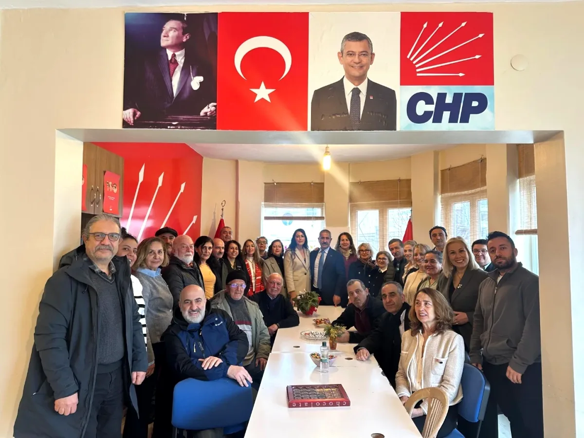CHP Adalar'da Bayramlaşma Programından İç Burkan Detay CHP Adalar'da Bayramlaşma Programından İç Burkan Detay