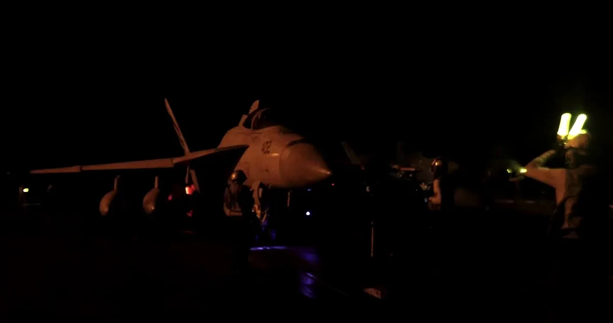 USS Abraham Lincoln'den Kritik Kalkışlar USS Abraham Lincoln'den Kritik Kalkışlar