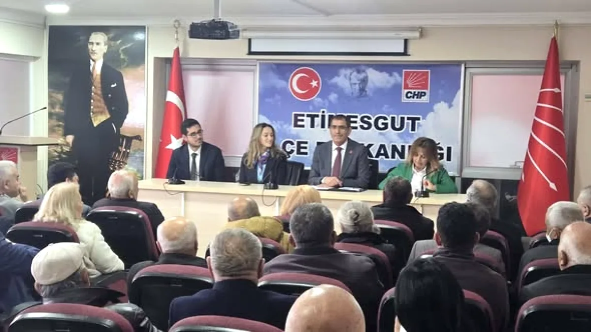CHP Etimesgut İlçe Başkanlığında Anlamlı Bayram Buluşması CHP Etimesgut İlçe Başkanlığında Anlamlı Bayram Buluşması