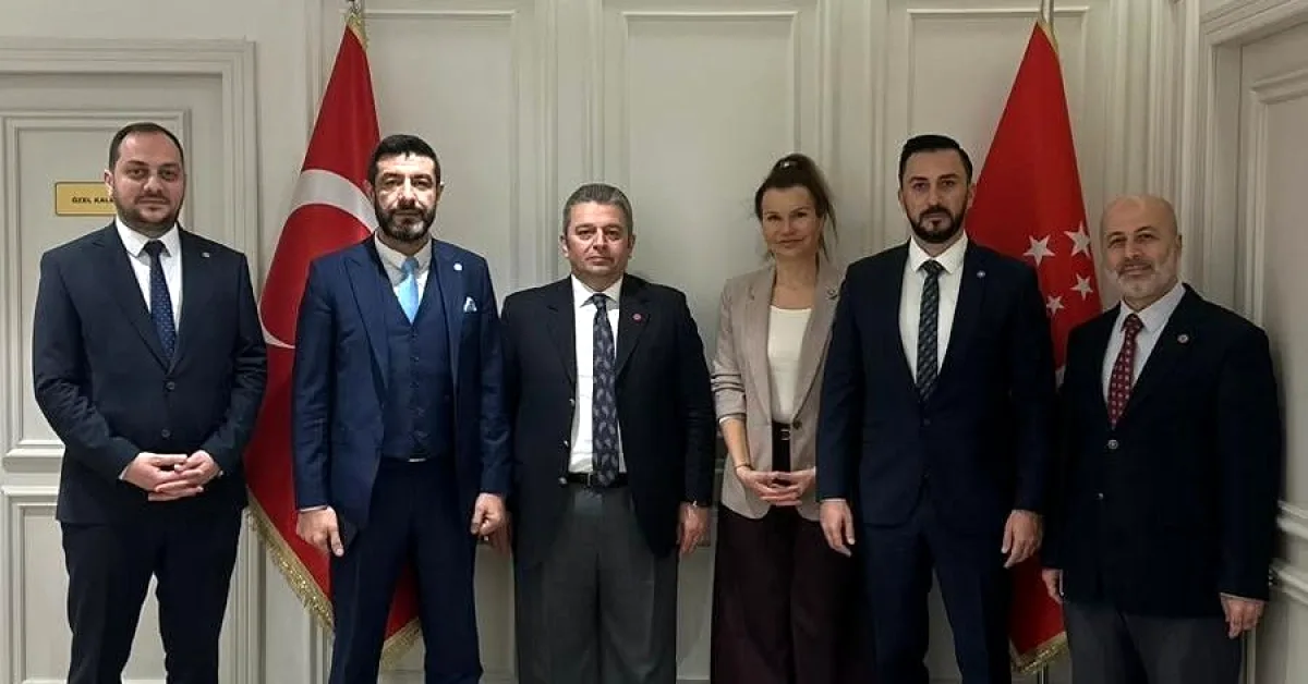 İYİ Parti İstanbul'dan 10 Partiye Bayram Ziyareti İYİ Parti İstanbul'dan 10 Partiye Bayram Ziyareti