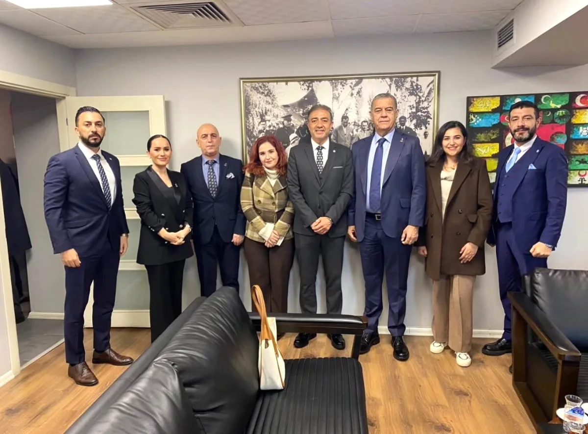 Zafer Partisi'nden İYİ Parti'ye Bayram Ziyareti Zafer Partisi'nden İYİ Parti'ye Bayram Ziyareti