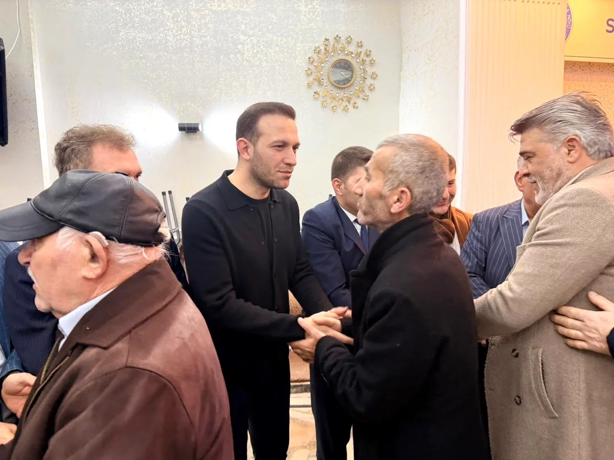 AK Parti Beyoğlu'nda Hemşehri Derneği ile Buluşma AK Parti Beyoğlu'nda Hemşehri Derneği ile Buluşma