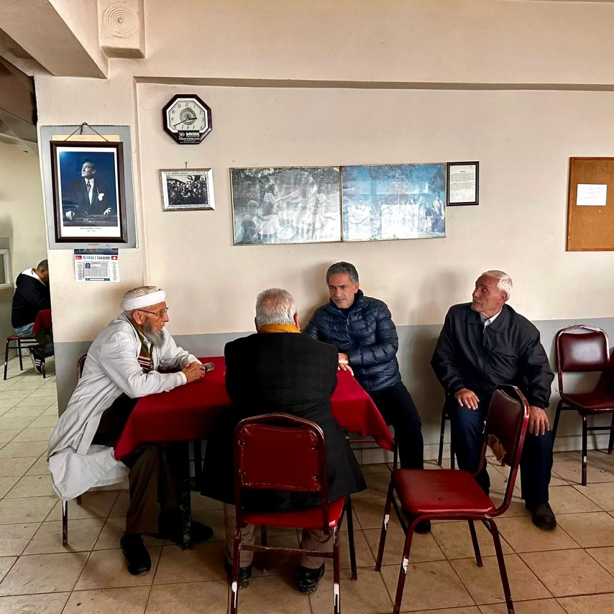 Gemlik Belediyesi Mahallelerde Bayramlaştı Gemlik Belediyesi Mahallelerde Bayramlaştı