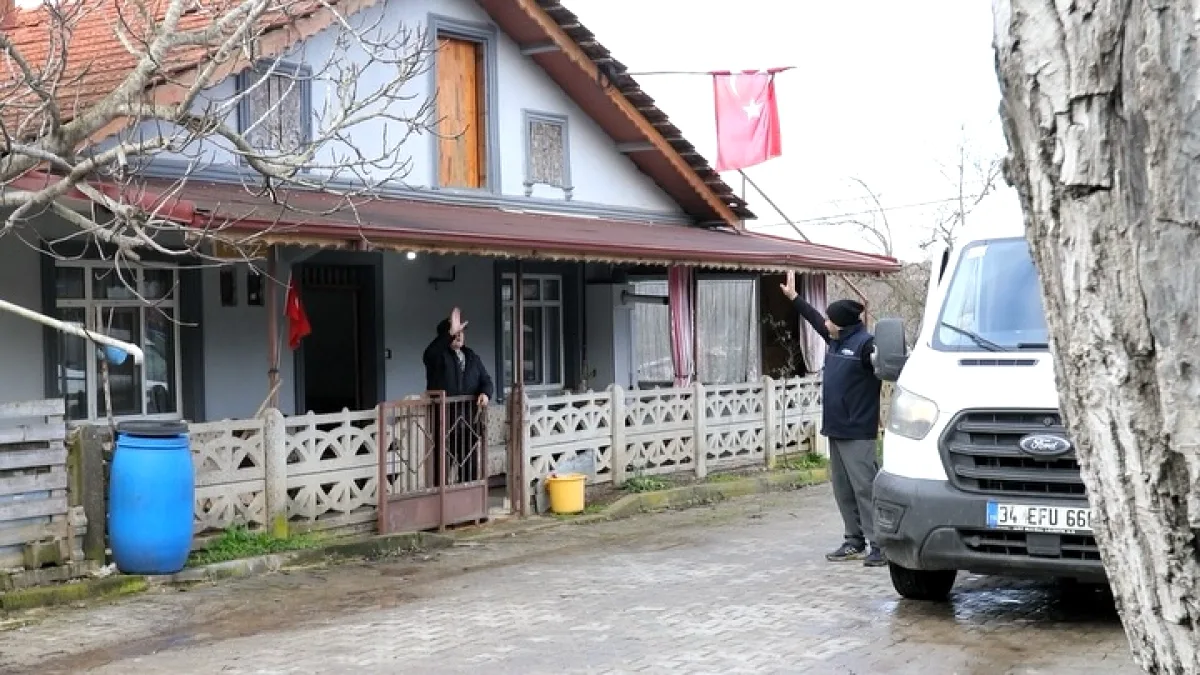 Kocaeli'de Evlere Düzenli Sıcak Yemek Ulaştırılıyor Kocaeli'de Evlere Düzenli Sıcak Yemek Ulaştırılıyor