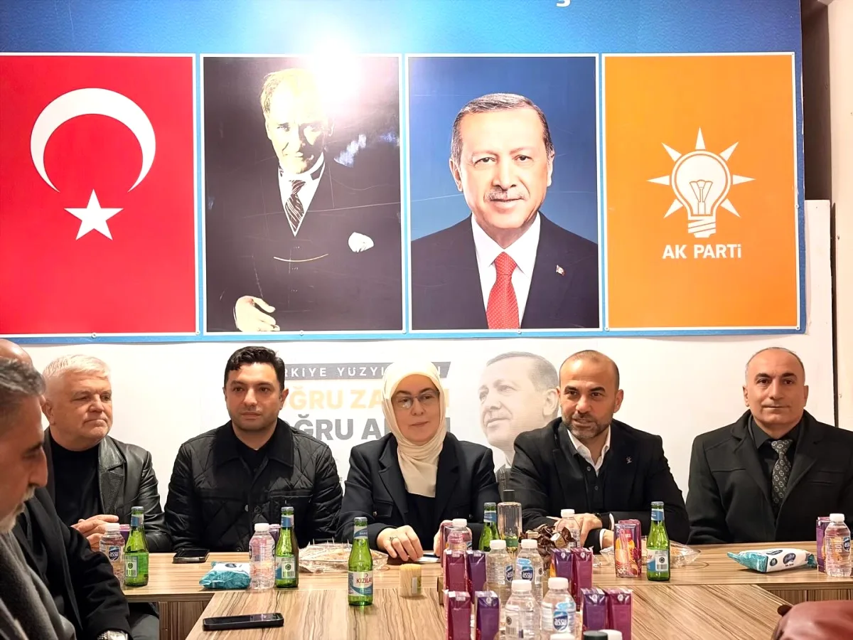 AK Parti Yalova Teşkilatından Taşköprü'de Anlamlı Buluşma AK Parti Yalova Teşkilatından Taşköprü'de Anlamlı Buluşma