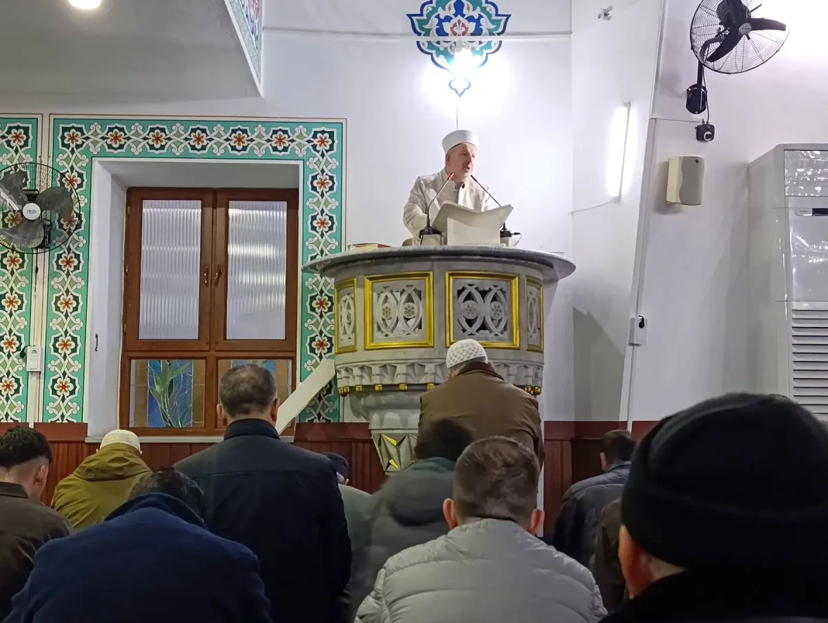 Yalova'da Bayram Namazı Öncesinde Dikkat Çeken Vaaz Yalova'da Bayram Namazı Öncesinde Dikkat Çeken Vaaz