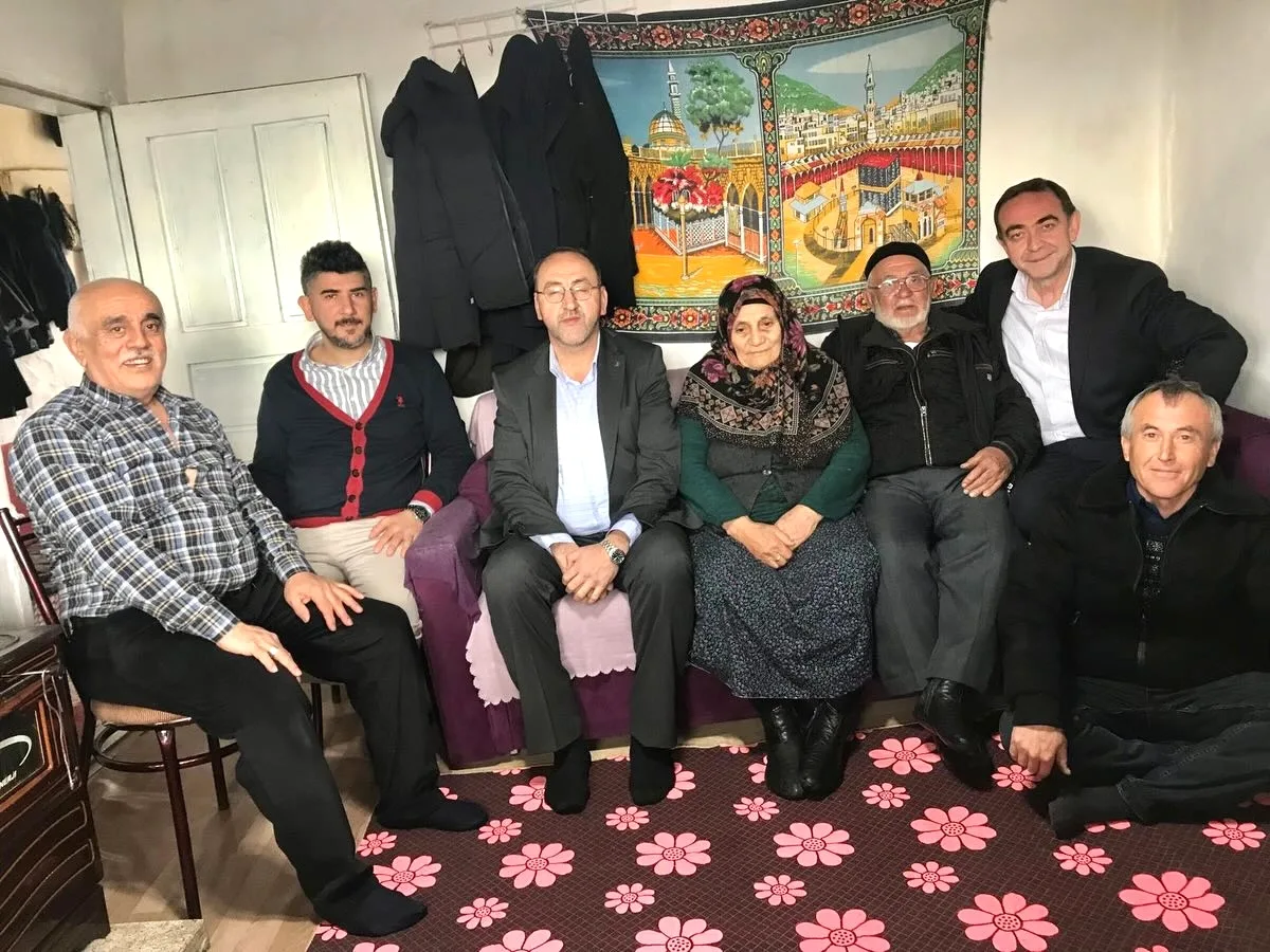 Keles Belediye Başkanı Mahallede Kimleri Ziyaret Etti? Keles Belediye Başkanı Mahallede Kimleri Ziyaret Etti?