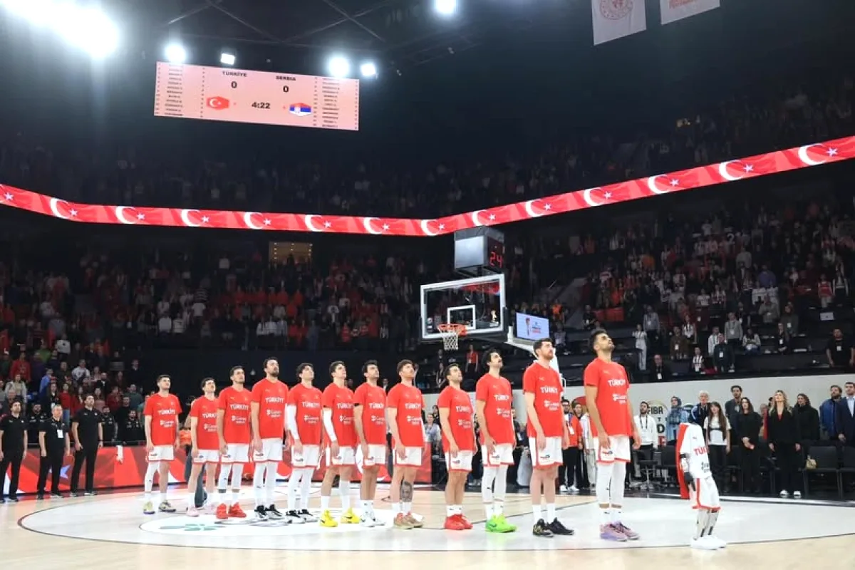 Mehmet Kasapoğlu'dan 12 Dev Adam'a Övgü Mehmet Kasapoğlu'dan 12 Dev Adam'a Övgü