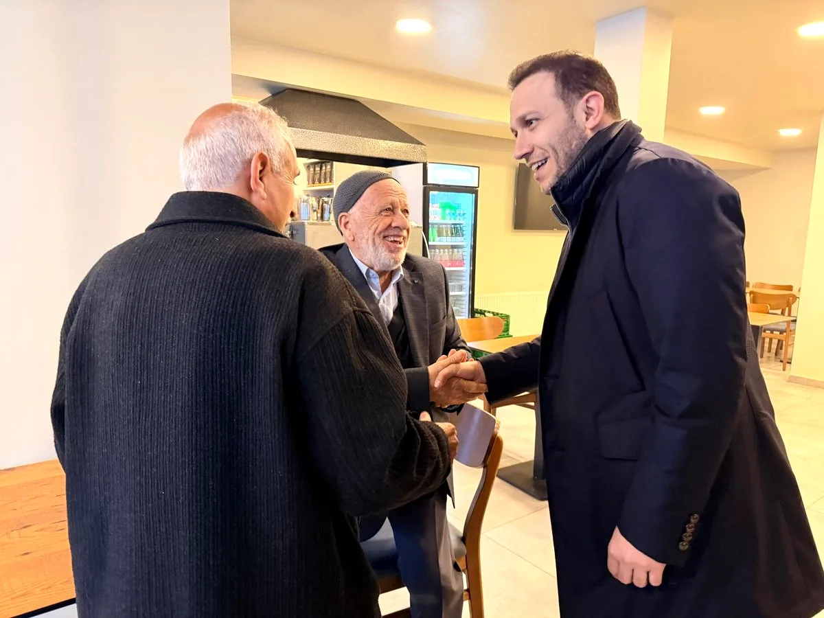 AK Parti Beyoğlu Temsilcisinin Bayram Ziyareti Ortaya Çıktı AK Parti Beyoğlu Temsilcisinin Bayram Ziyareti Ortaya Çıktı