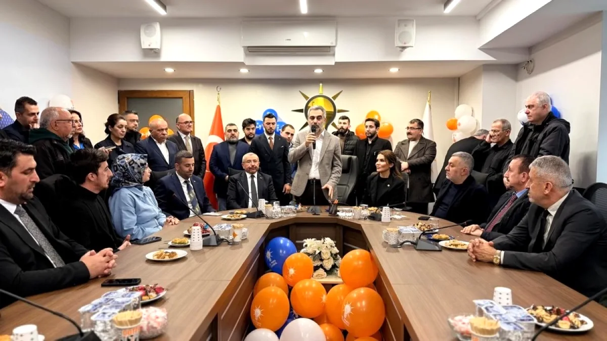 AK Parti Kadın Kollarından Anlamlı Bayram Buluşması AK Parti Kadın Kollarından Anlamlı Bayram Buluşması