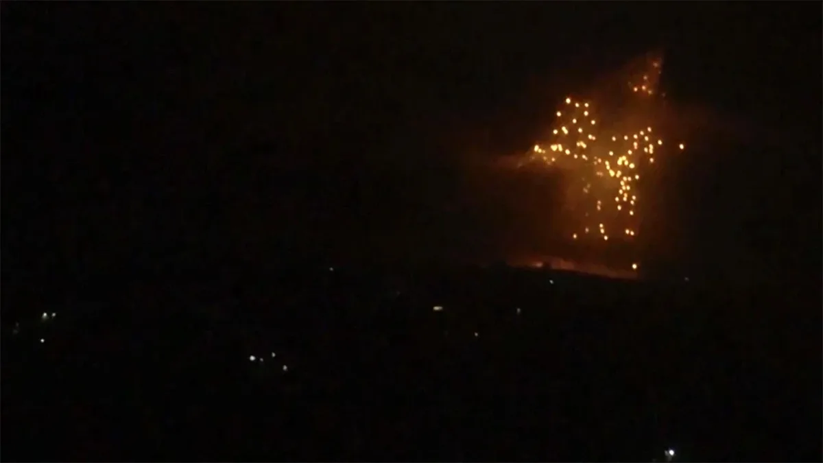 İsrail Ordusunun Fosfor Bombalı Saldırısı ve Lübnan'da Çatışmalar İsrail Ordusunun Fosfor Bombalı Saldırısı ve Lübnan'da Çatışmalar