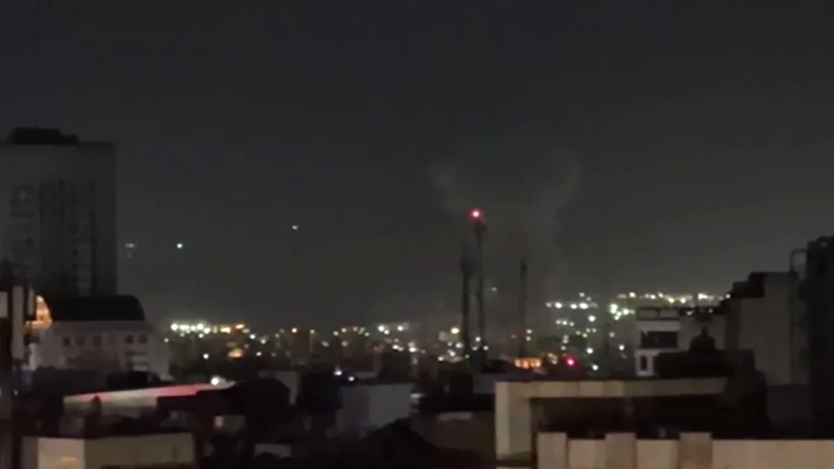 Tahran'da Gece Yarısından Sonra Ardı Ardına Patlamalar Tahran'da Gece Yarısından Sonra Ardı Ardına Patlamalar