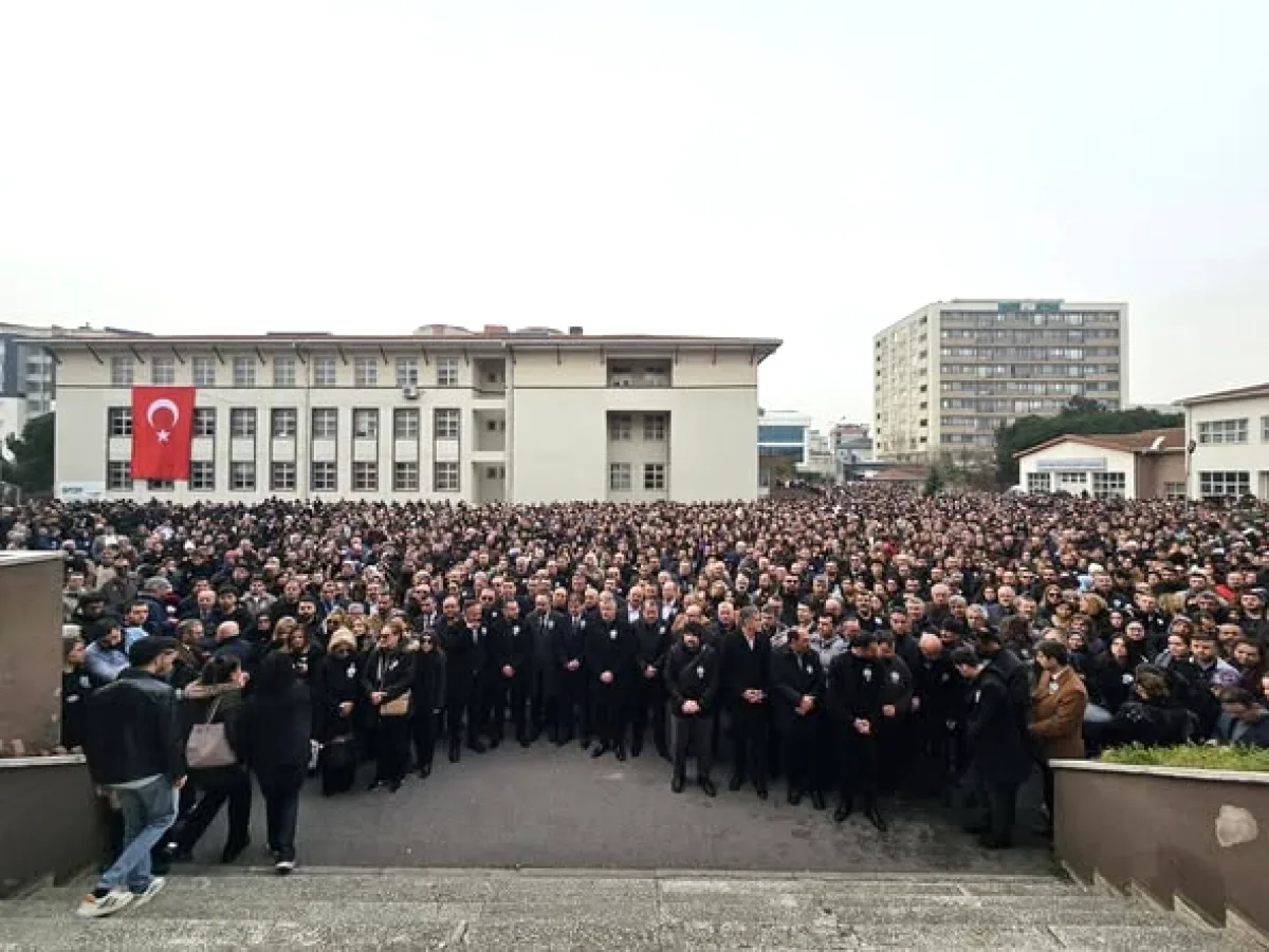 Eğitim-Bir-Sen İstanbul'da İş Bırakma Eylemi Başlatıyor Eğitim-Bir-Sen İstanbul'da İş Bırakma Eylemi Başlatıyor