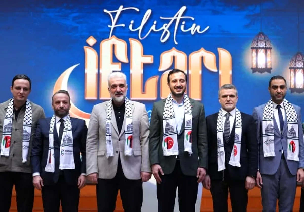 AK Parti İstanbul'da İş Dünyası ile İftarda Bir Araya Geldi AK Parti İstanbul'da İş Dünyası ile İftarda Bir Araya Geldi