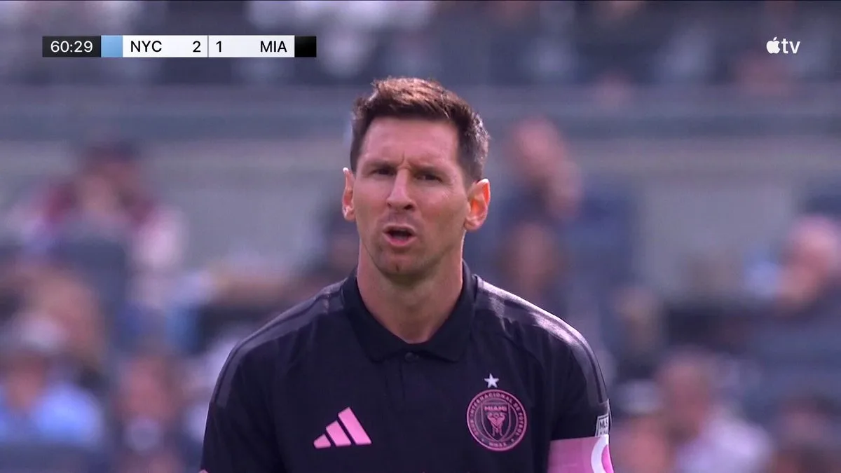 Lionel Messi'den Frikik Vurgunu Lionel Messi'den Frikik Vurgunu