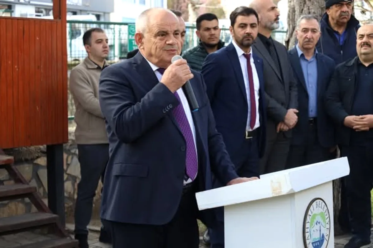 Yahyalı Belediye Başkanı'nın Bayram Sonrası İlk Mesai Ritüeli Yahyalı Belediye Başkanı'nın Bayram Sonrası İlk Mesai Ritüeli