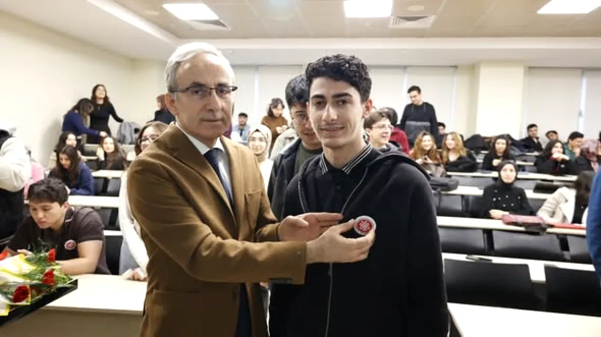Gaziantep'teki Üniversiteden Milli Gün Mesajı Gaziantep'teki Üniversiteden Milli Gün Mesajı