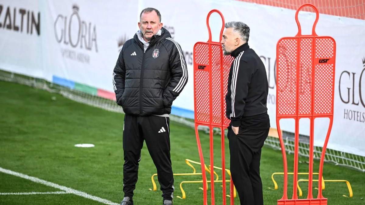 Beşiktaş'ta Transfer Planları Masaya Yatırılıyor Beşiktaş'ta Transfer Planları Masaya Yatırılıyor