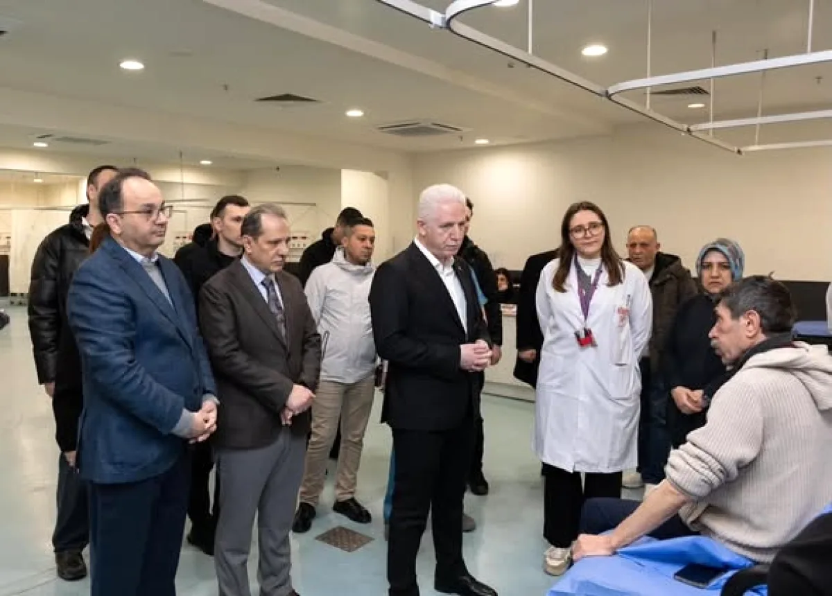 Vali ve Emniyet Müdüründen Hastane Ziyareti Vali ve Emniyet Müdüründen Hastane Ziyareti