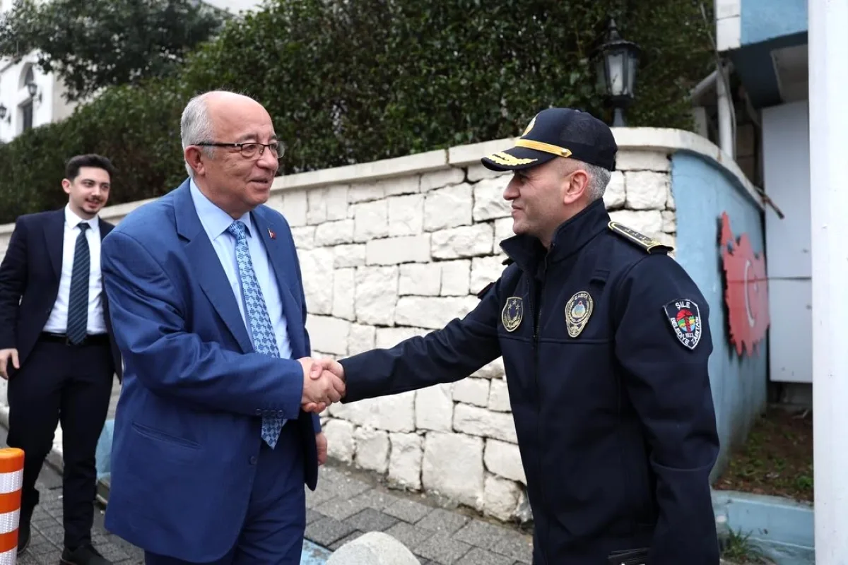 Şile Belediyesi'nde Zabıta Ziyareti ve Bayram Mesajı Şile Belediyesi'nde Zabıta Ziyareti ve Bayram Mesajı