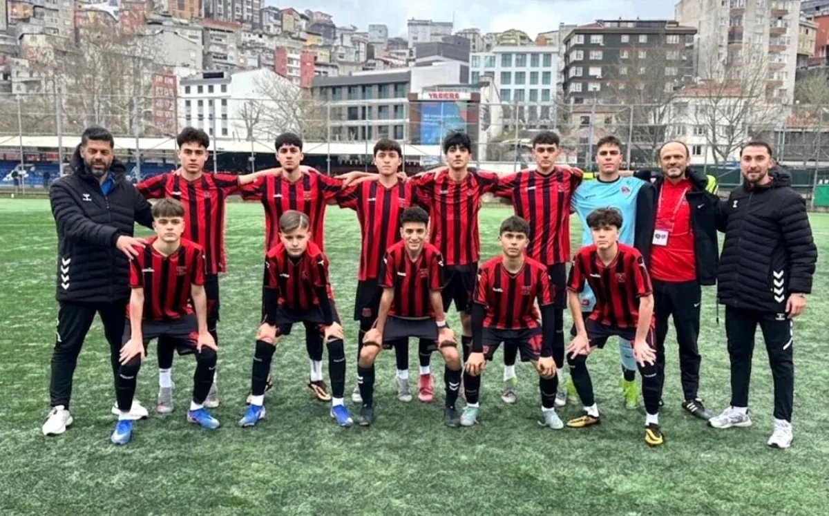 Beyoğlu'ndan İki Kulüp Türkiye Şampiyonası Yolunda Beyoğlu'ndan İki Kulüp Türkiye Şampiyonası Yolunda