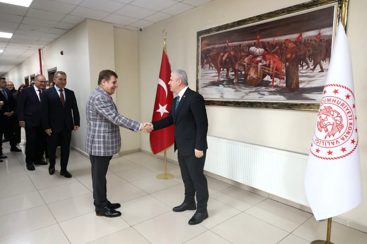 Vali İbrahim Akın'ın Bayram Sonrası İlk İş Gününde Yaptığı Davranış Dikkat Çekti Vali İbrahim Akın'ın Bayram Sonrası İlk İş Gününde Yaptığı Davranış Dikkat Çekti