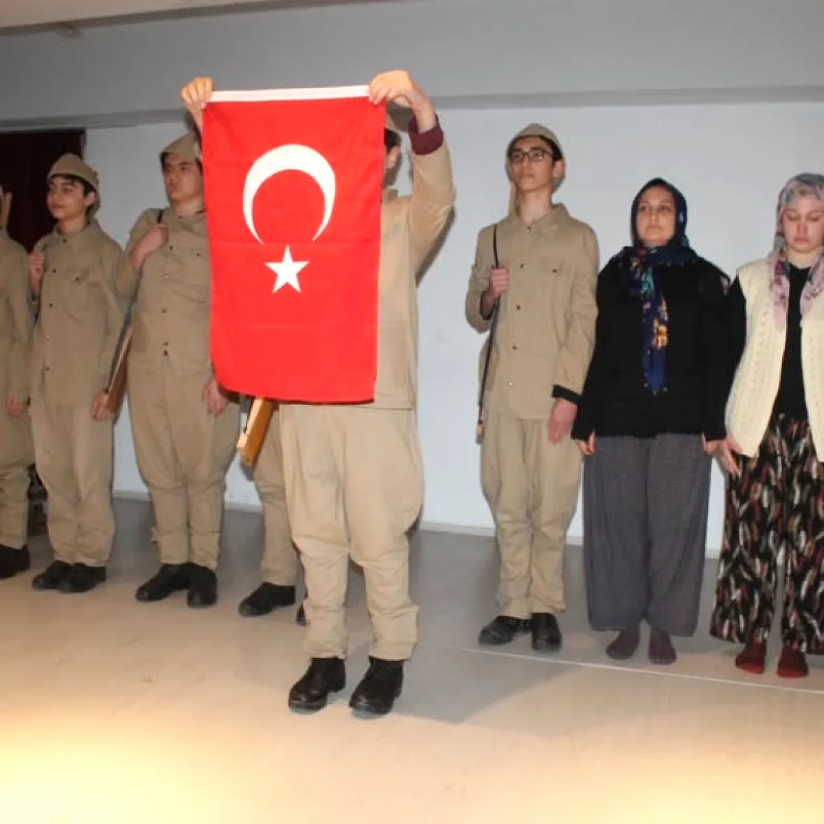 Manyas'tan Anlamlı Bir İstiklal Marşı Mesajı Manyas'tan Anlamlı Bir İstiklal Marşı Mesajı
