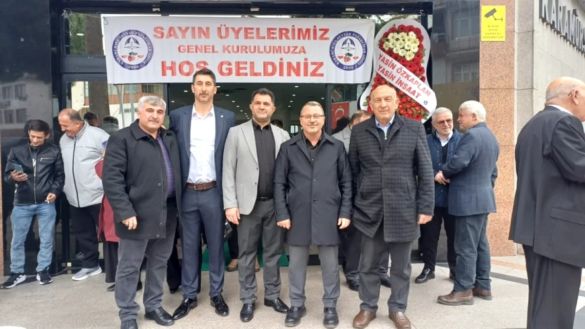 Karamürsel'de Pazarcı Esnafının Yeni Lideri Seçildi Karamürsel'de Pazarcı Esnafının Yeni Lideri Seçildi