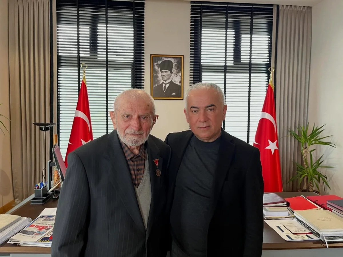 Şile'de Hayırsever İsminden Kaymakamlığa Anlamlı Ziyaret Şile'de Hayırsever İsminden Kaymakamlığa Anlamlı Ziyaret