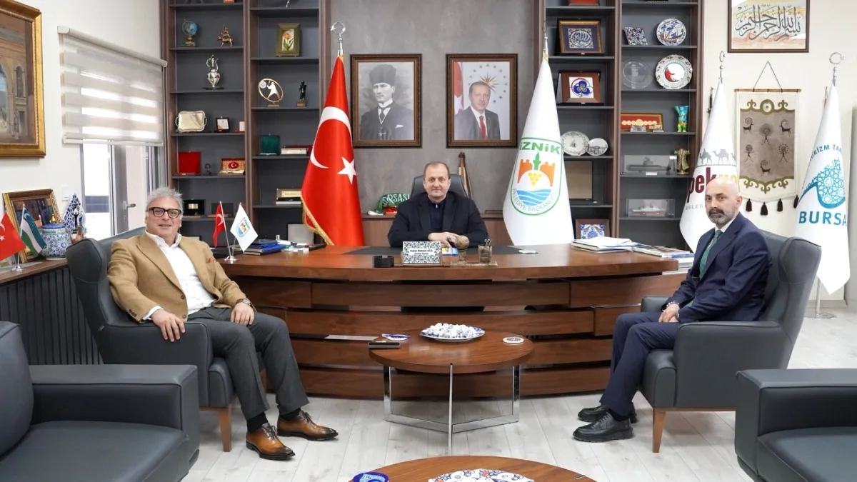 İznik Belediyesi'ne Konsolos Ziyareti İznik Belediyesi'ne Konsolos Ziyareti