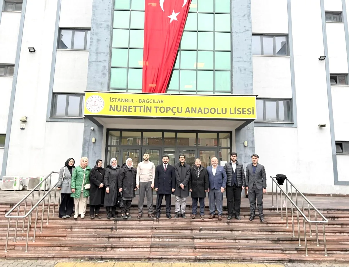 AK Parti Bağcılar Ekibinden Bir Okula 'Aile' Ziyareti AK Parti Bağcılar Ekibinden Bir Okula 'Aile' Ziyareti